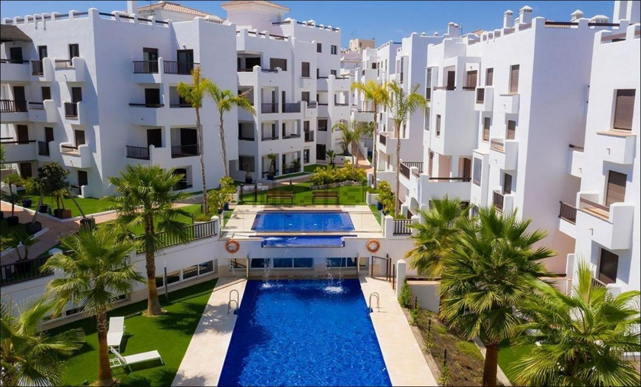 Apartment En Cerca Del Mar - Con Piscina, Gimnasio Y Garaje Salobreña